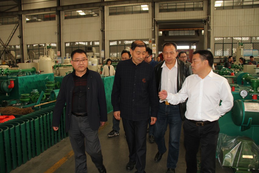 杭州新安江工業(yè)泵-市常務(wù)副市長(zhǎng)俞偉等市領(lǐng)導(dǎo)一行來(lái)公司走訪(fǎng)調(diào)研 (1)